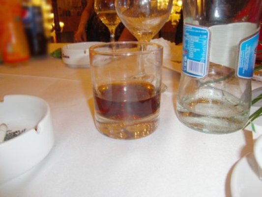 Evazionişti cu fabrică de alcool contrafăcut, prinşi cu ajutorul SRI